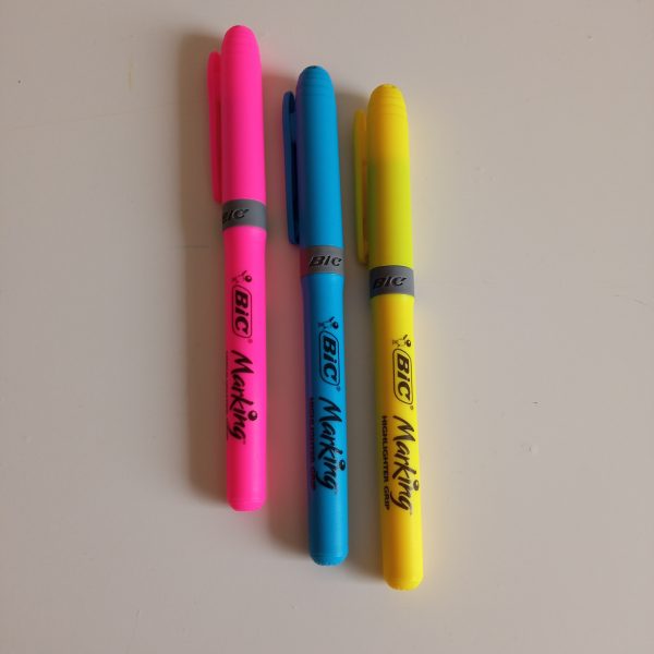 Marcador Bic highlighter colores pack 3 unidades. rosa azul amarillo