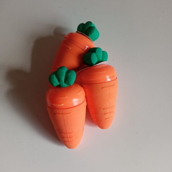 Goma zanahoria con sacapuntas